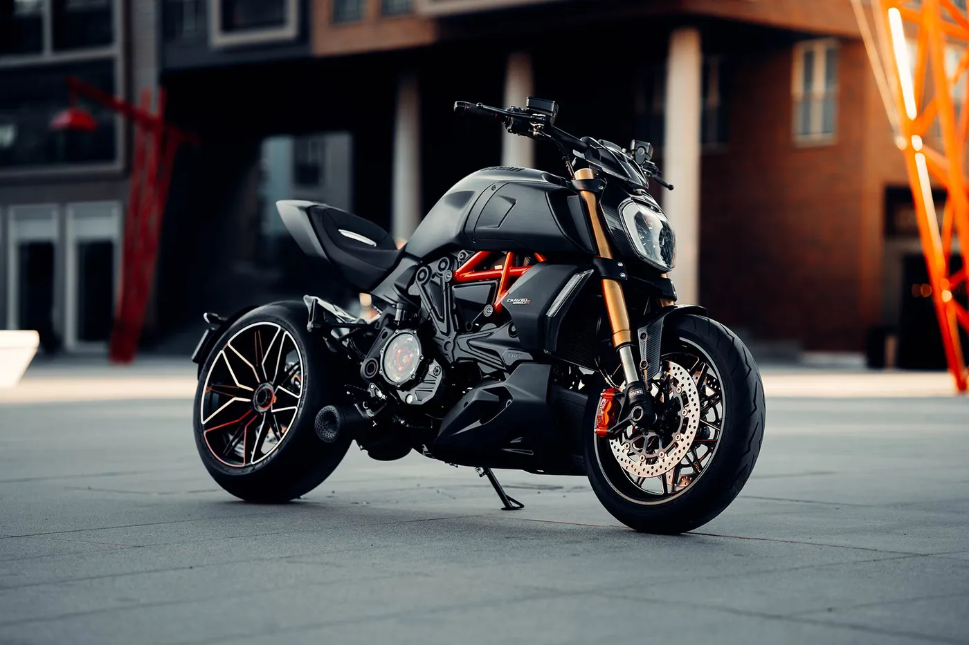 Ducati Diavel, Sõidukid